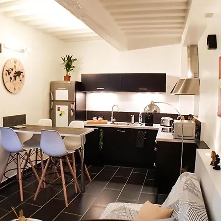 Le Blck&whte, Place Des Precheurs, Parking, Netflix Aix-en-Provence