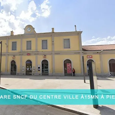 Le Blck&whte, Place Des Precheurs, Parking, Netflix